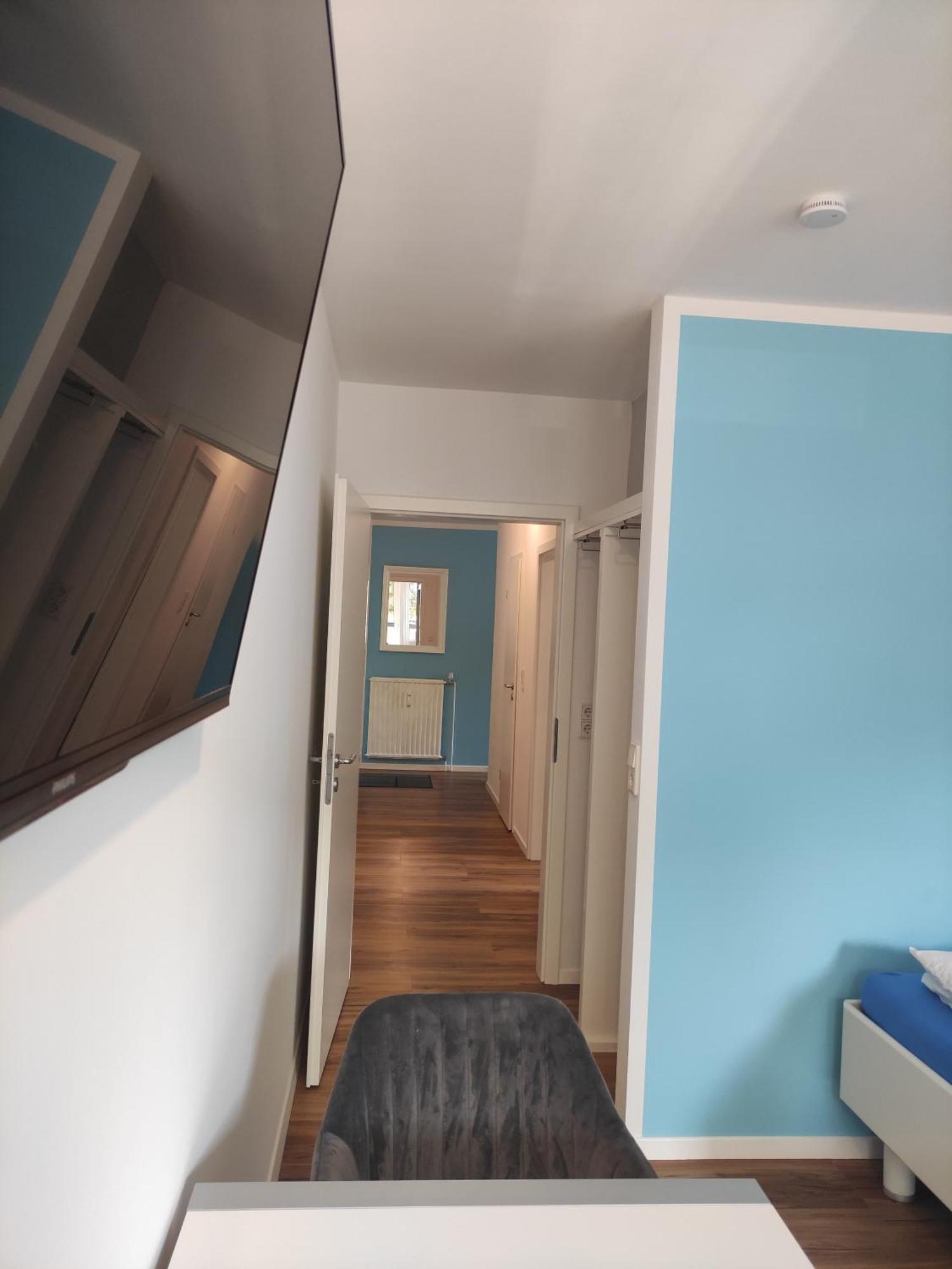 Stadtnah Und Zentral In Mit Parkplatz, Aufzug Und Balkon Apartment