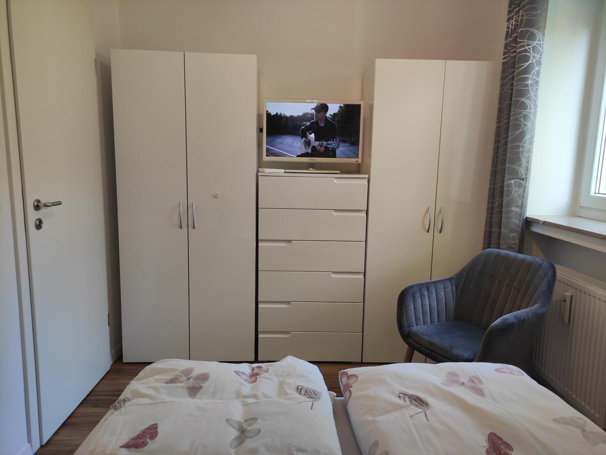Stadtnah Und Zentral In Mit Parkplatz, Aufzug Und Balkon Apartment